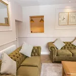 Апартаменты 5 Caxton House *