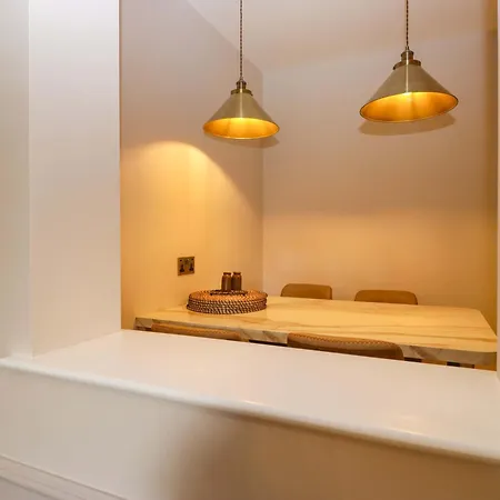 Апартаменты 5 Caxton House