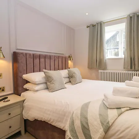 5 Caxton House * Windermere